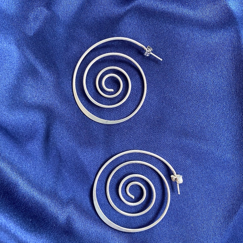 Earrings - silver spiral